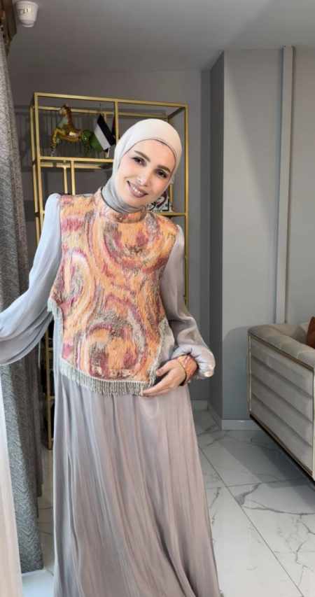 عباي مع تفاصيل جاكار