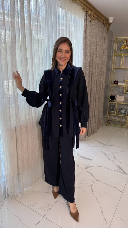 طقم الياقة المخملية | Velvet Collar Set ✨