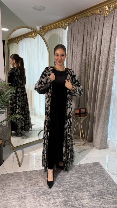 عباية قطعتين موردة (The Floral Two-Piece Abaya)CODE 1392