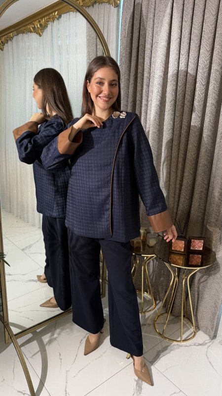 طقم "لمسة الجلد" (Leather Trim Quilted Set)CODE 1395