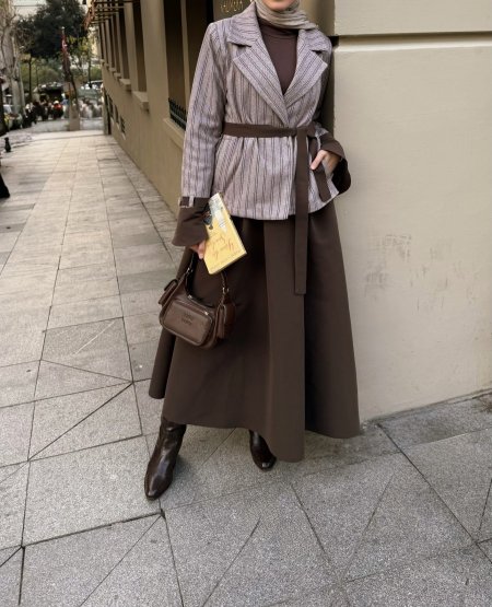 طقم تنورة شتوي "كلاسيك" (Classic Trench & Wool Set)